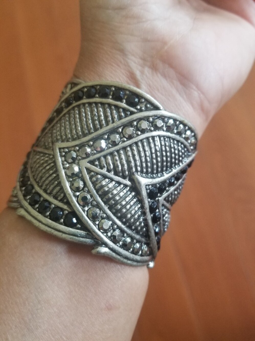 Leaf Motif Cuff Bracelet With Stones